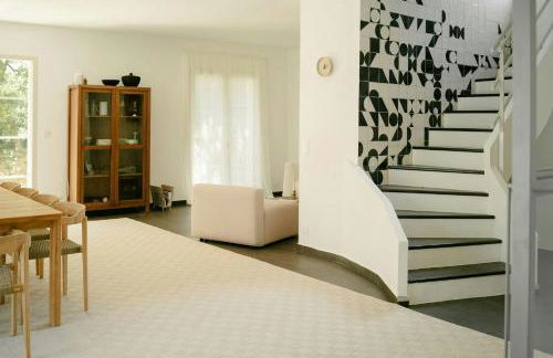 Designer House With Pool View In Saint Montan - Foto 17