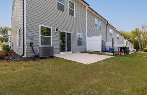 Brand New Townhome 2024 Great Deal - Foto 2
