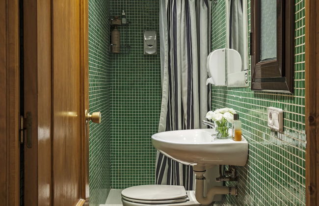 AinB Las Ramblas-Guardia Apartments - Photo 40