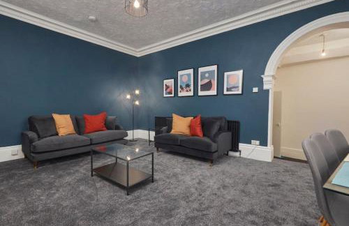 Large 4 bedroom flat close to city, street parking - Foto 35