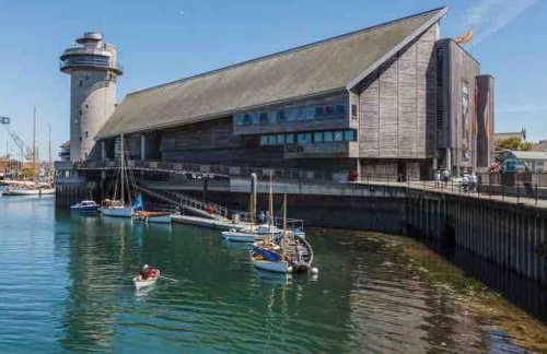 The Cuckoo's Retreat - Luxurious home with private garden & jacuzzi - Photo 54