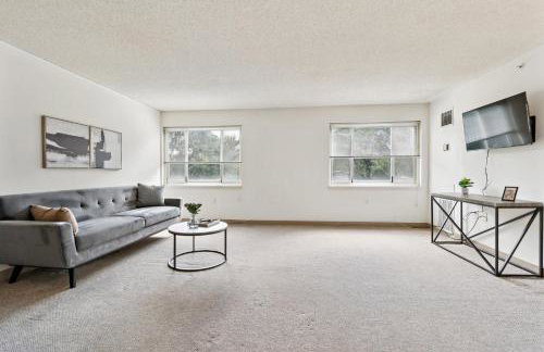 Legacy at Imperial Village 417 I 2 Bed 2 Bath - Foto 7