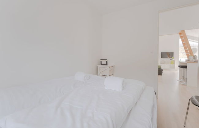 Waterfront Retreat | 2 Br Boathouse - Photo 5