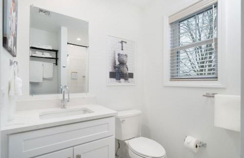 Upscale 4BR Retreat at the Reservoir! - Foto 27