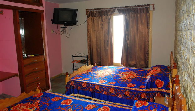 Villa in San Luis with garden and terrace - Photo 4