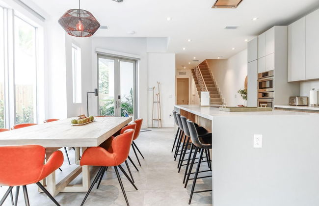 The Modernista 2 - Large Townhome With Pool - Foto 14