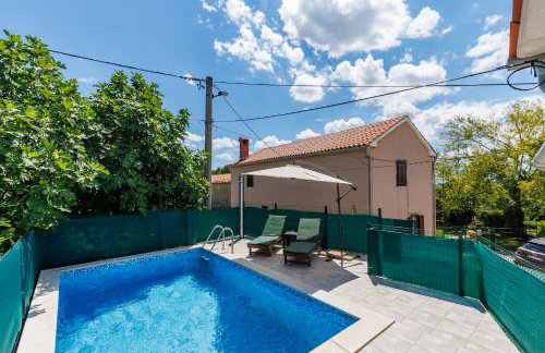 House Papinka with Private Pool & Garden - Happy Rentals - Photo 44