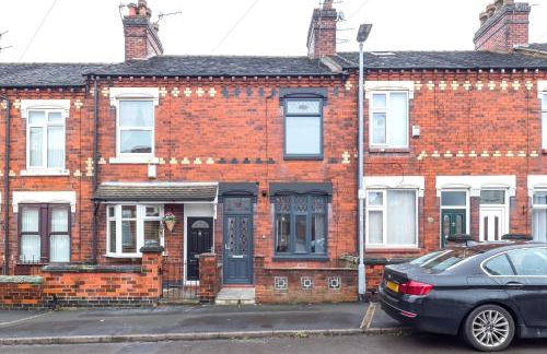 Cozy 2 Bedroom Chorlton House With Parking - Foto 19
