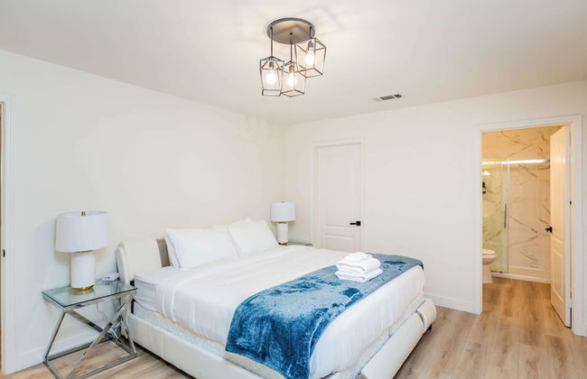 Elegant Pasadena Retreat Prime Comfort Awaits - Foto 58