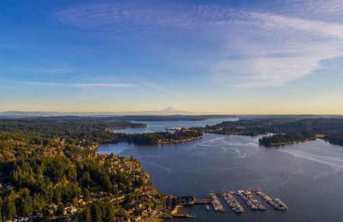 Poulsbo Waterfront Lodge with Game Room Library - Foto 81