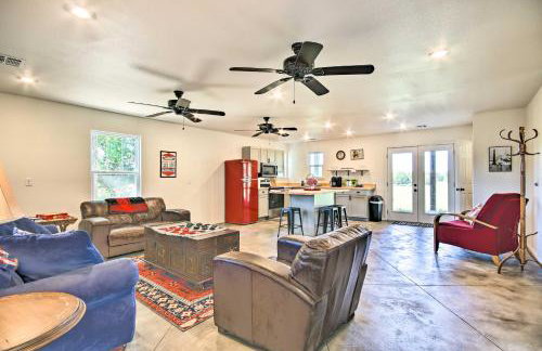 2 Mi to Marinas and Grove Cozy Cabin with Grill - Foto 4