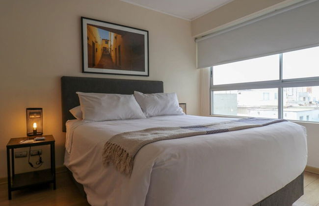 w Great 1BR With Balcony in Luxurious Building - Foto 26