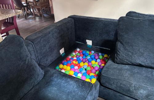 Fun & Peaceful Family Retreat - Photo 7