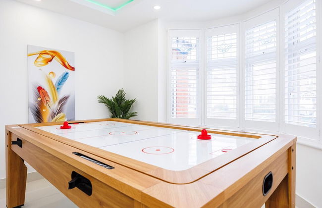 Luxurious - Pool Table - Games Room - Free Parking - Photo 37