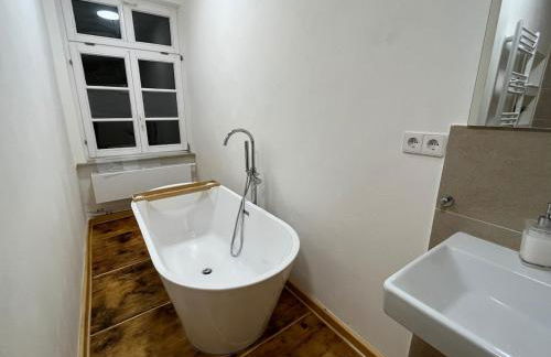 Historic Building- 9 Bedrooms - Groups up to 26 - Foto 20