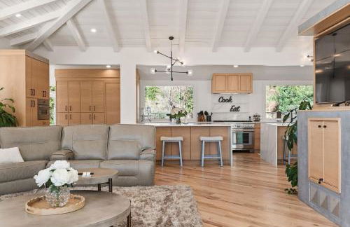 Exclusive Resort Escape - Heated Pool, Spa & Pickleball - Foto 18