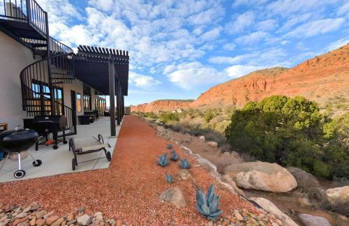 Modern Red Cliff Home with Private Pool - Foto 21