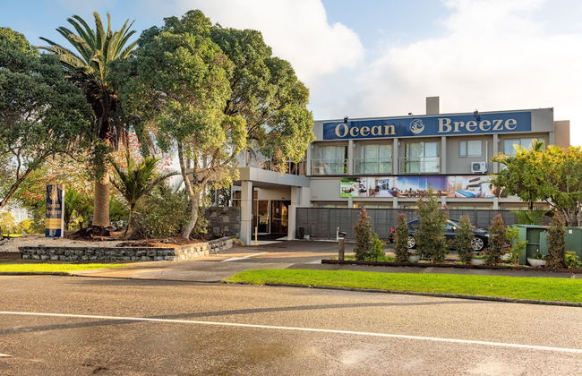 Ocean Breeze Hotel - Photo 41