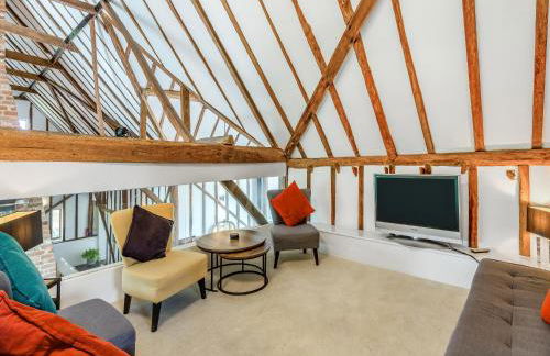 Liston Hall Barn - Photo 6