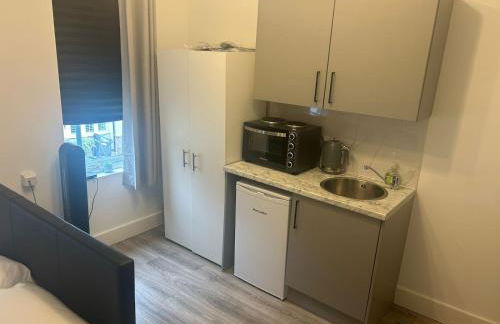 Cosy studio flat in Teddington - Foto 6