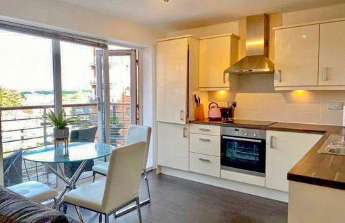 Chester City Centre Waterfront Apartment - Photo 40