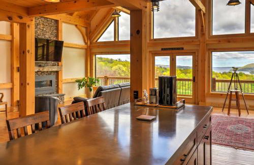 Naples Cabin with Lake Views and Wraparound Deck! - Foto 8