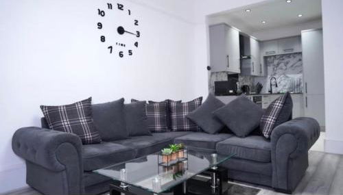 Newly refurbished 2 bed ! - Foto 1