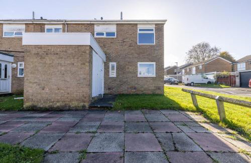 Modern 3 Bed House-Free Parking-by Holiday Homes - Foto 44