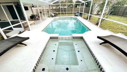 Magnificent Pool House in the Heart of Tampa - Sleeps 10 - Photo 5