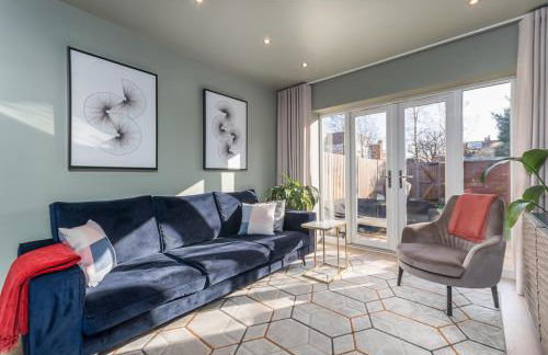 Castle Townhouse Kenilworth - Private Parking - 24 Hr Gym Access - Town Centre - Foto 21