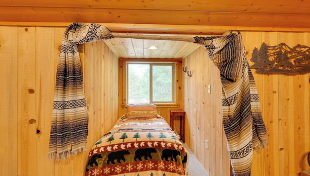 Pet-Friendly House with Deck Near Crater Lake! - Foto 3, Interior