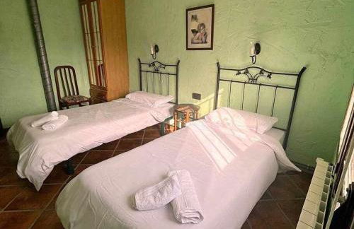 Masía de piedra con piscina - Foto 20