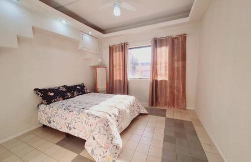 CASA - localizada no centro de Campo Grande - 2 quartos com ar e garagem para 2 carros - Foto 4