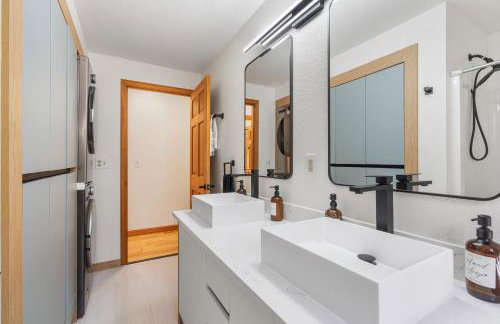 Riverfront w Cedar Hottub, Sauna, Movie Theatre - Photo 75