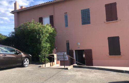 Charmant petit appartement vue mer et corniche Esterel - Foto 12