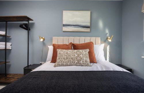 Luxuriou 5 Bedroom House By Homebird Property Management Short Lets & Serviced Accommodation Leeds With Private Parking & Free WiFi - Foto 24