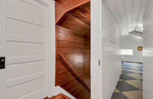 HGTV-Featured Beach Home- Walk to Beach- Sleeps 12 - Foto 4