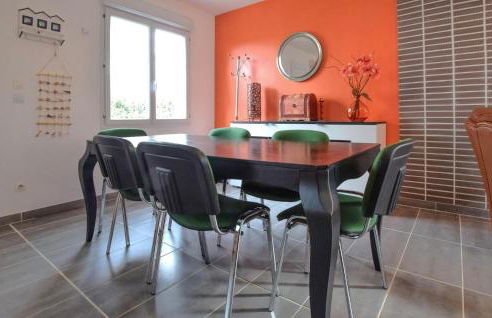 Beautiful Home In Auberville With Wifi - Photo 6