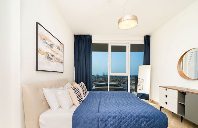 Pristine Cozy One Bedroom Suite - Photo 2