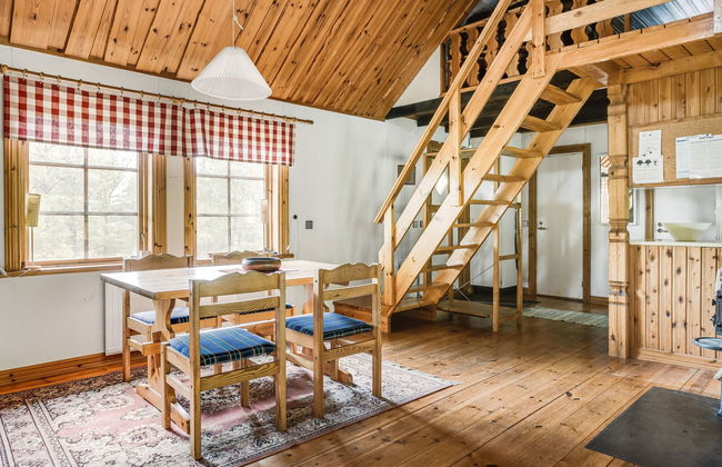 3 bedroom House in Östra Frölunda with garden and sauna - Photo 12