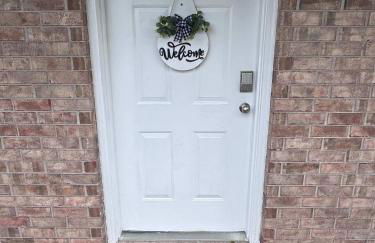 Comfy 2BR 1BA Apt - Foto 18