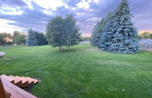 Chester Currents by KABINO Riverfront on Henrys Fork Air Conditioning Boat Launch Foosball Pool Table Huge Yard Garage WIFI - Foto 21