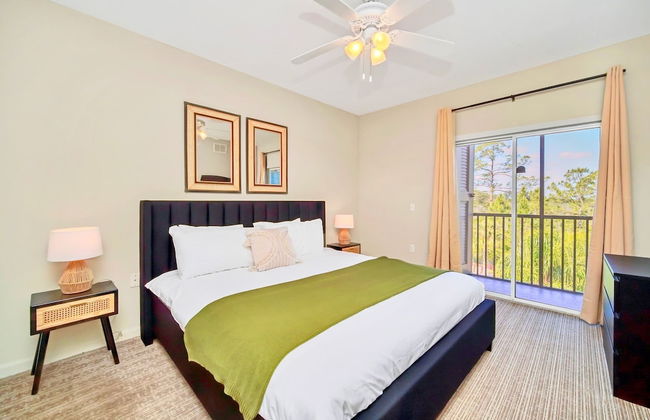 Modern 2BR Condo - With Pool Hot Tub - Photo 3