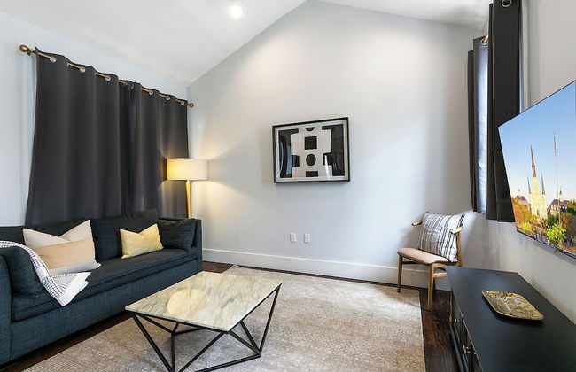 The Irish House - Photo 32