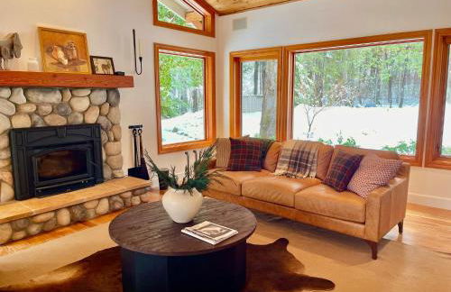 Lux, designer 8-acre retreat with private creek - Foto 2