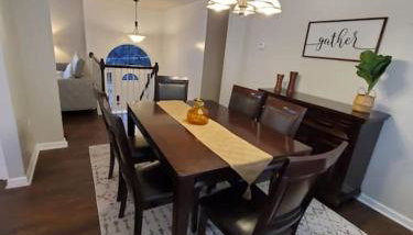 Lovely 5 Bedrooms, 3 Full Baths Home Near Parks! - Foto 3