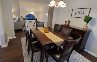 Lovely 5 Bedrooms, 3 Full Baths Home Near Parks! - Foto 3