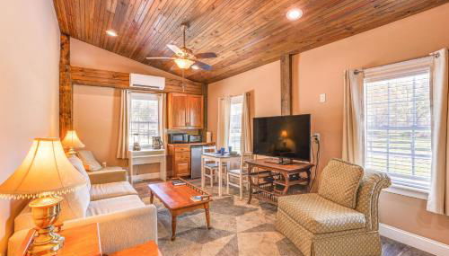 Tranquil Suite with Porch Less Than 2 Mi to Cedar Lakes! - Foto 4