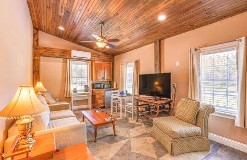 Tranquil Suite with Porch Less Than 2 Mi to Cedar Lakes! - Foto 4
