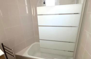 Les Grillons Maison cozy avec grand jardin - Foto 12